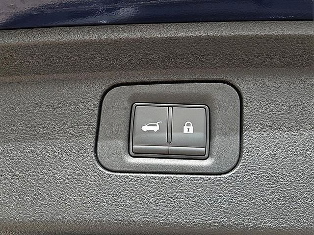 Used 2025 Nissan Armada PRO-4X image 10