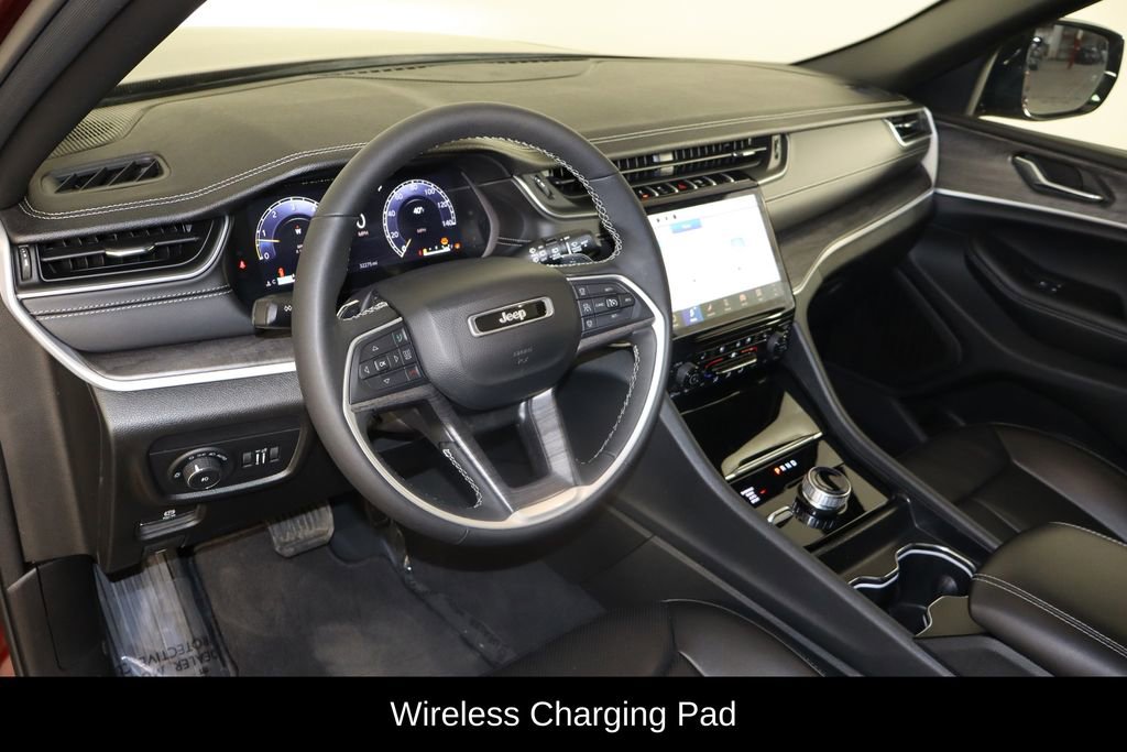 Used 2024 Jeep Grand Cherokee Limited w/ Luxury Tech Group II image 20