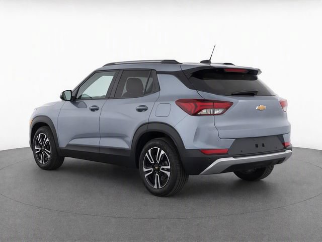 Used 2021 Chevrolet TrailBlazer LT w/ Convenience Package FWD image 3