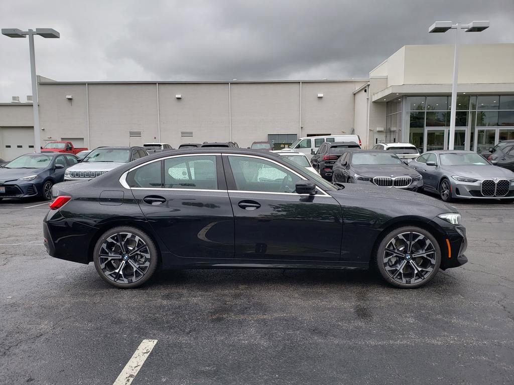 Used 2025 BMW 330i xDrive Sedan w/ Premium Package AWD/4WD image 3