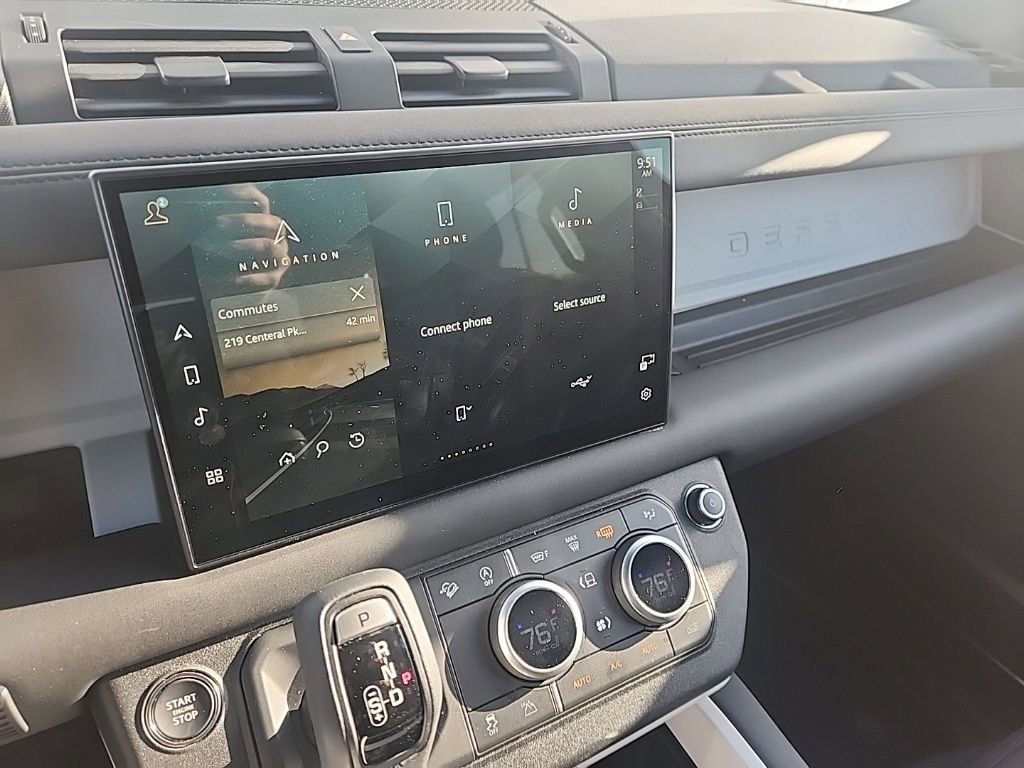 Used 2025 Land Rover Defender 110 S image 17