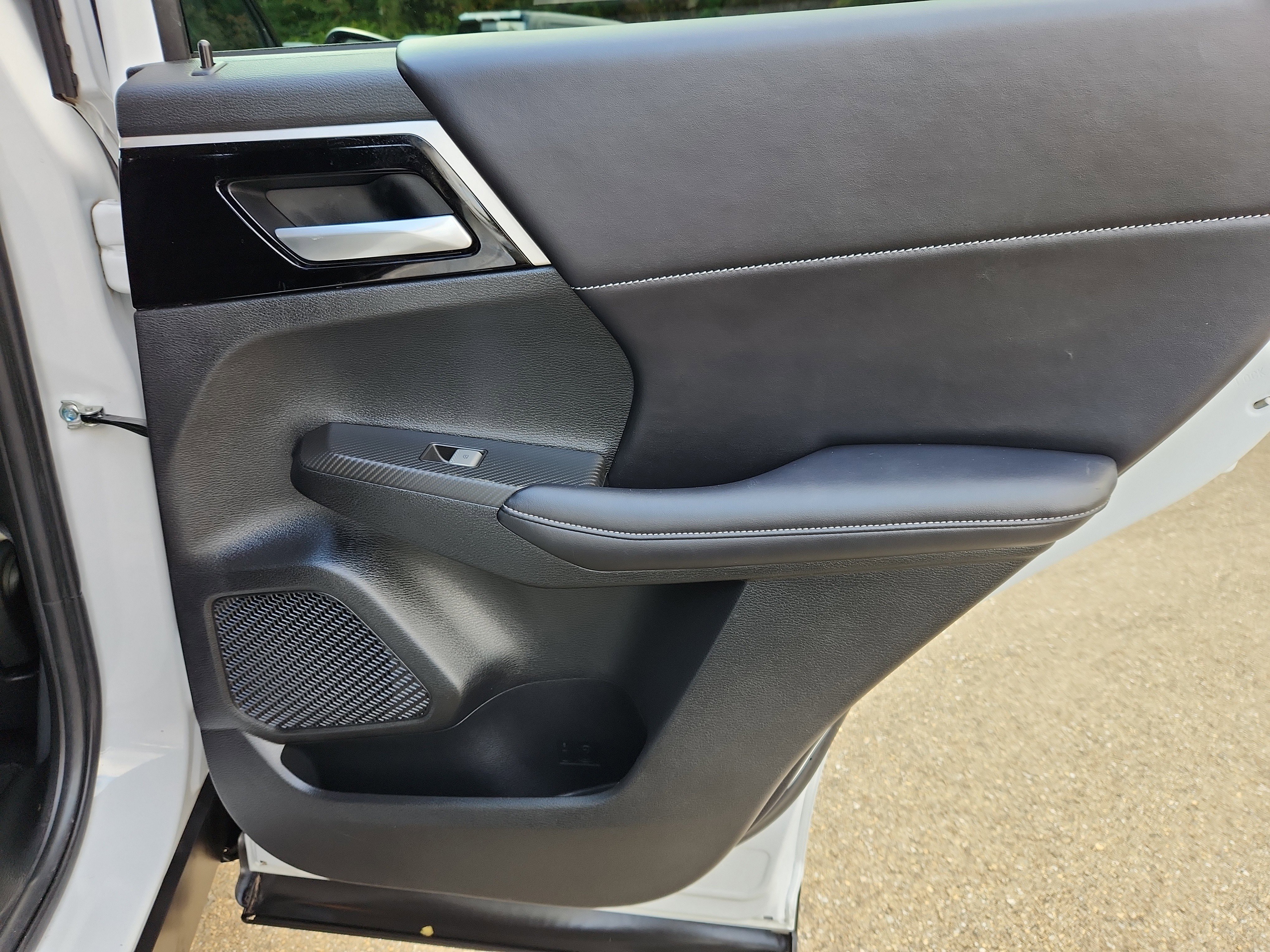 Used 2022 Mitsubishi Outlander SE image 32