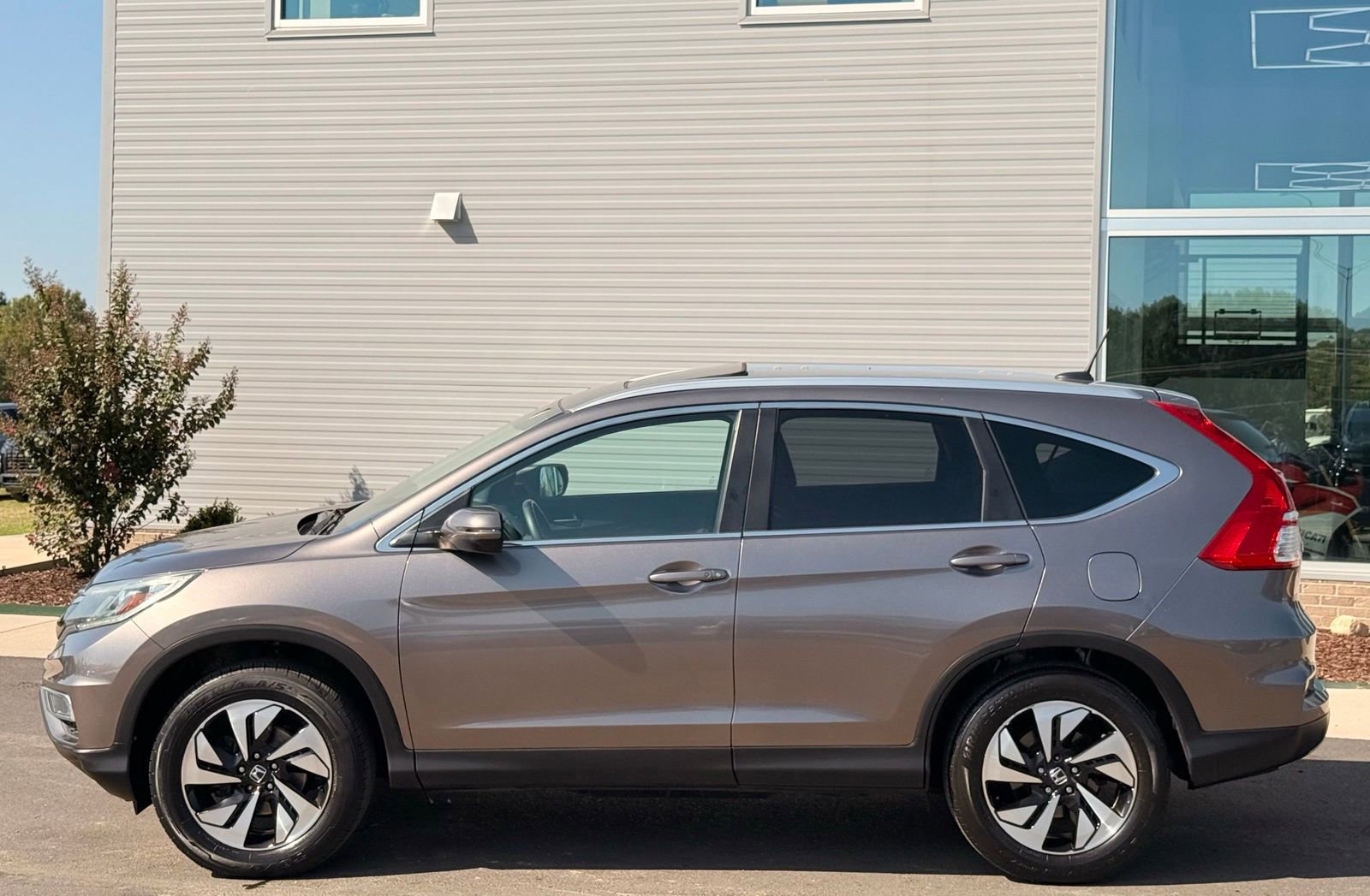 Used 2015 Honda CR-V Touring image 10
