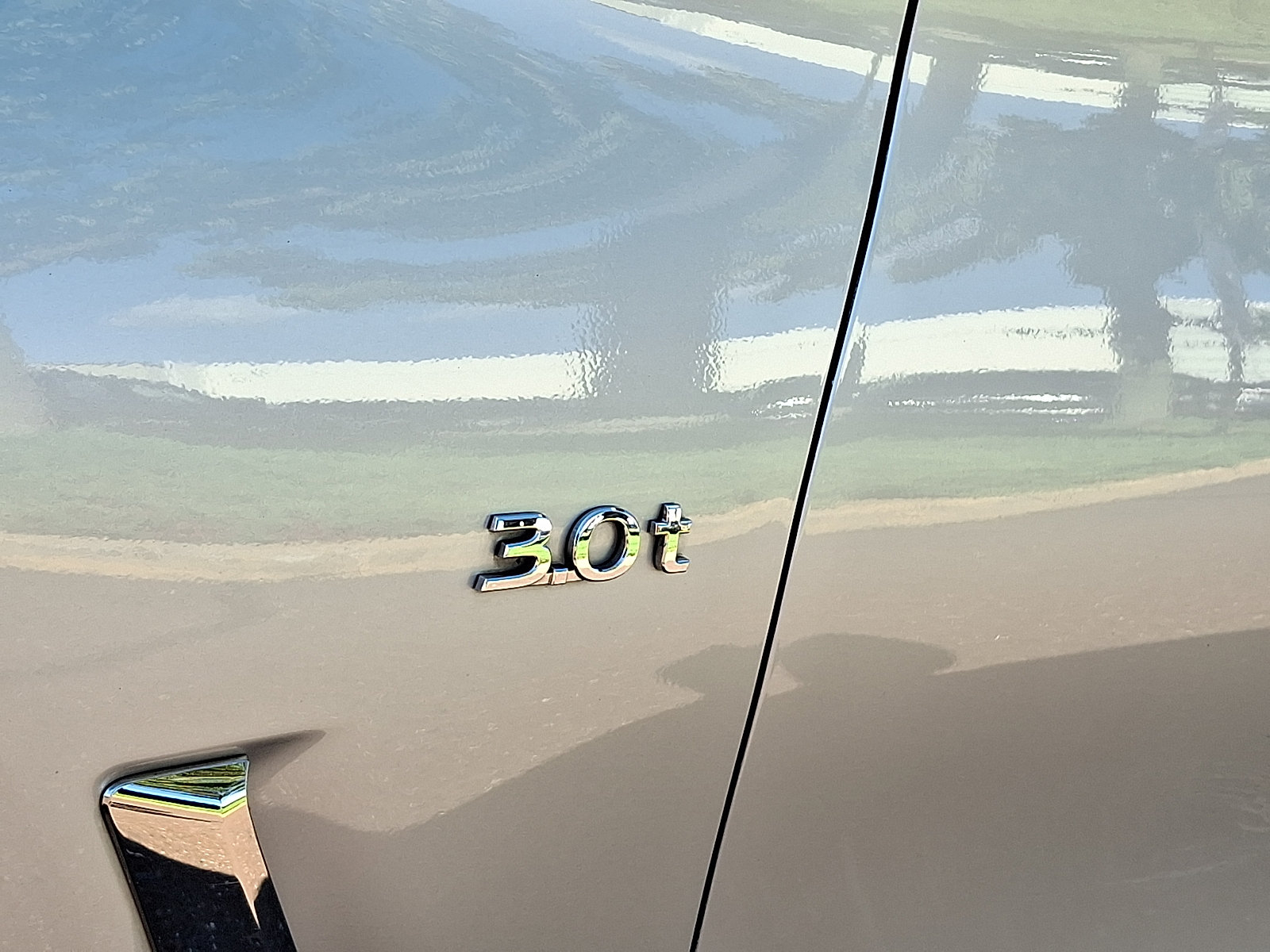 Used 2019 INFINITI Q60 3.0t Luxe w/ Essential Package AWD/4WD image 32