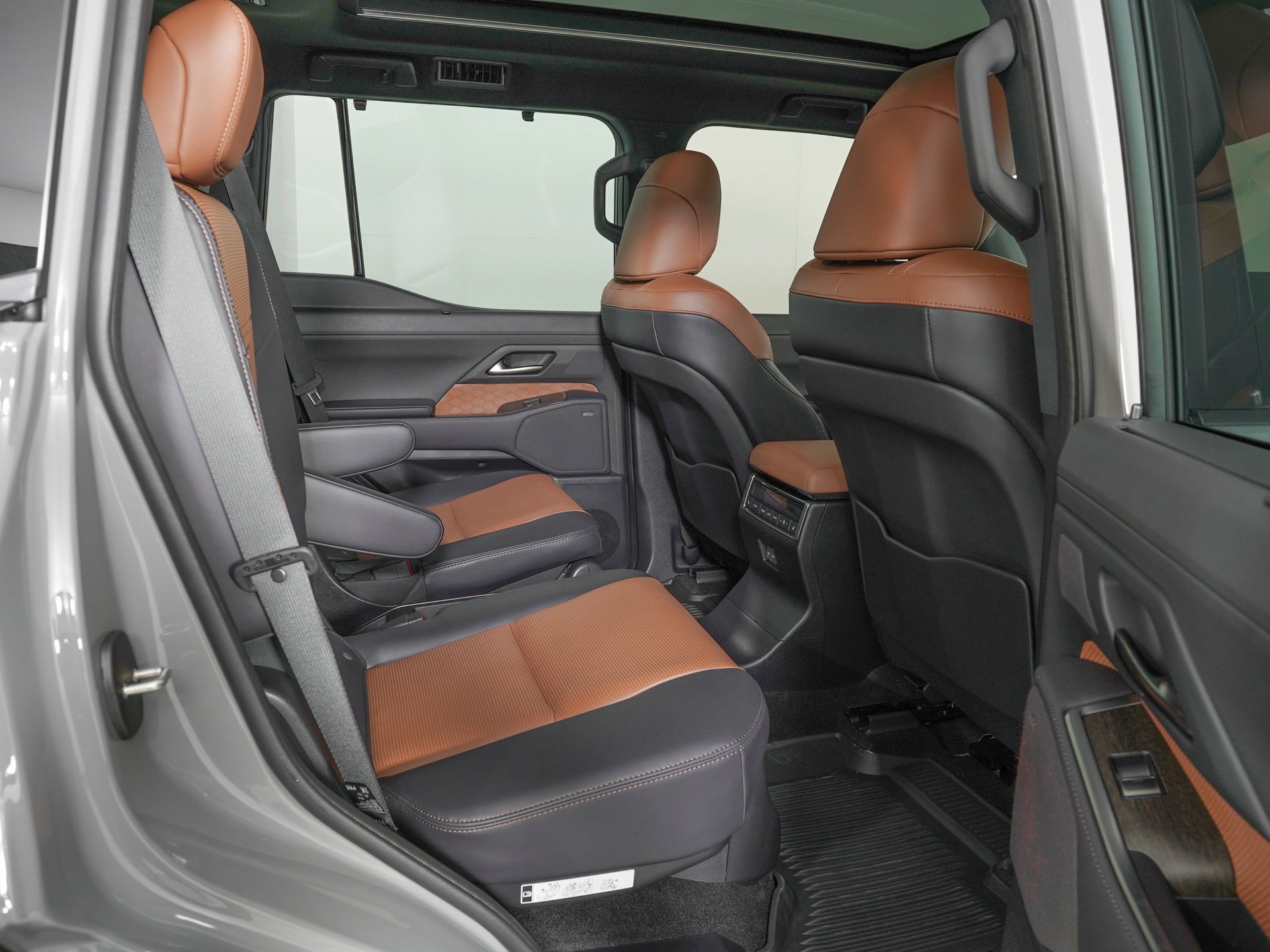 Used 2025 Lexus GX 550 image 11