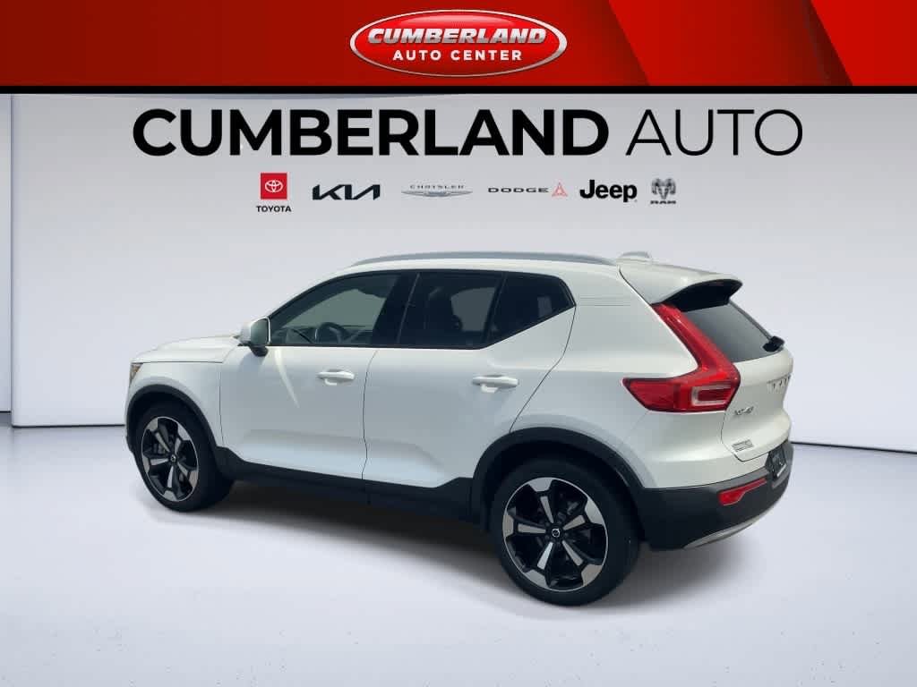 Used 2021 Volvo XC40 T5 Momentum AWD/4WD image 6