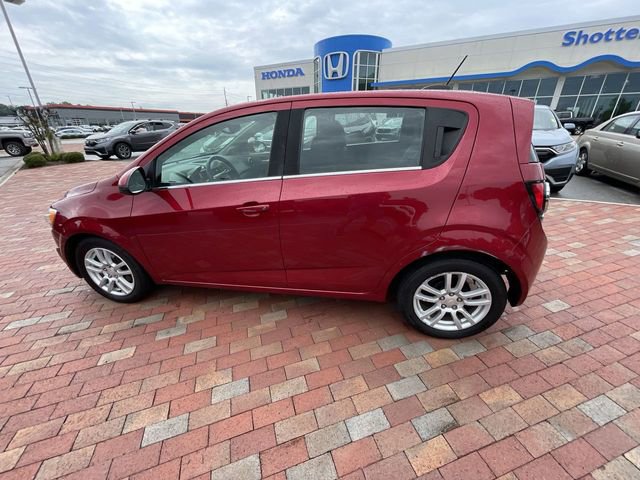 Used 2016 Chevrolet Sonic LT w/ Fun and Sun Package FWD image 32