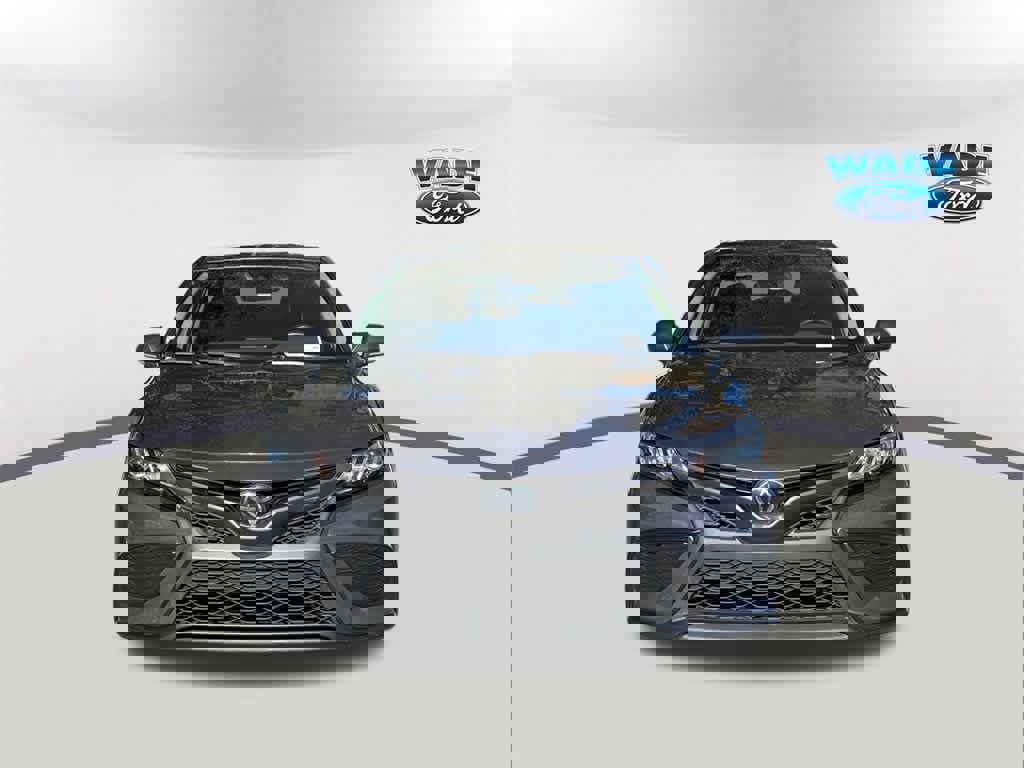 Used 2023 Toyota Camry SE image 2