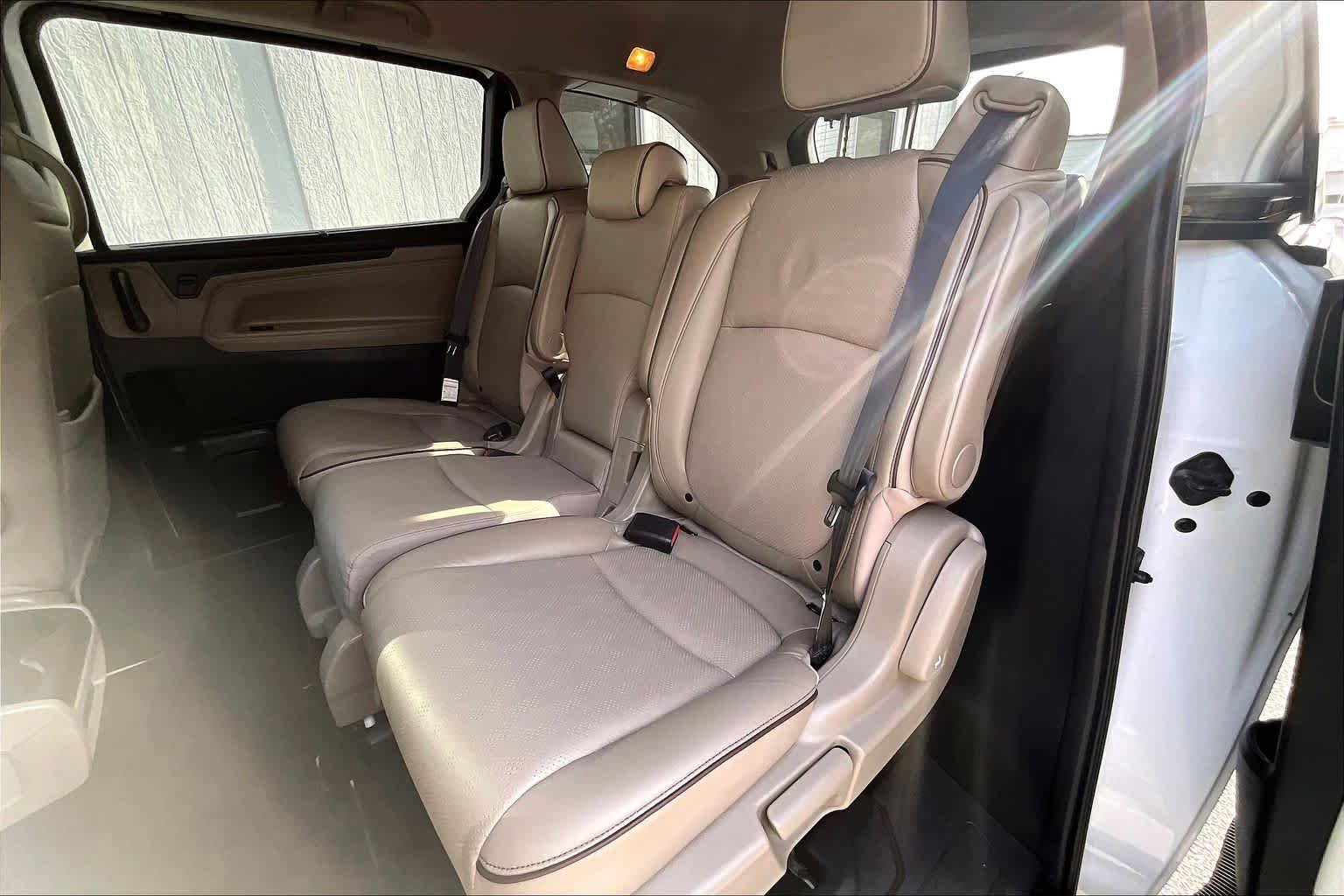 Used 2023 Honda Odyssey Elite image 19