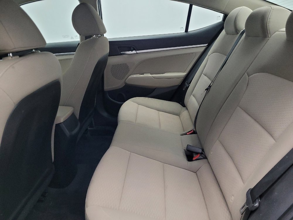 Used 2020 Hyundai Elantra SE image 18