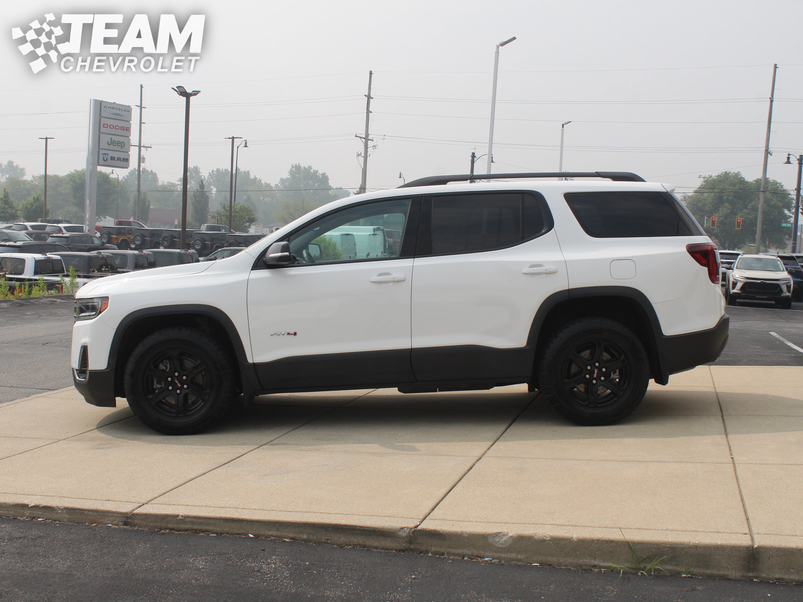 Used 2023 GMC Acadia AT4 AWD/4WD image 7