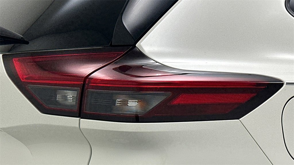 Certified 2023 Nissan Rogue Platinum w/ Platinum Premium Package image 23