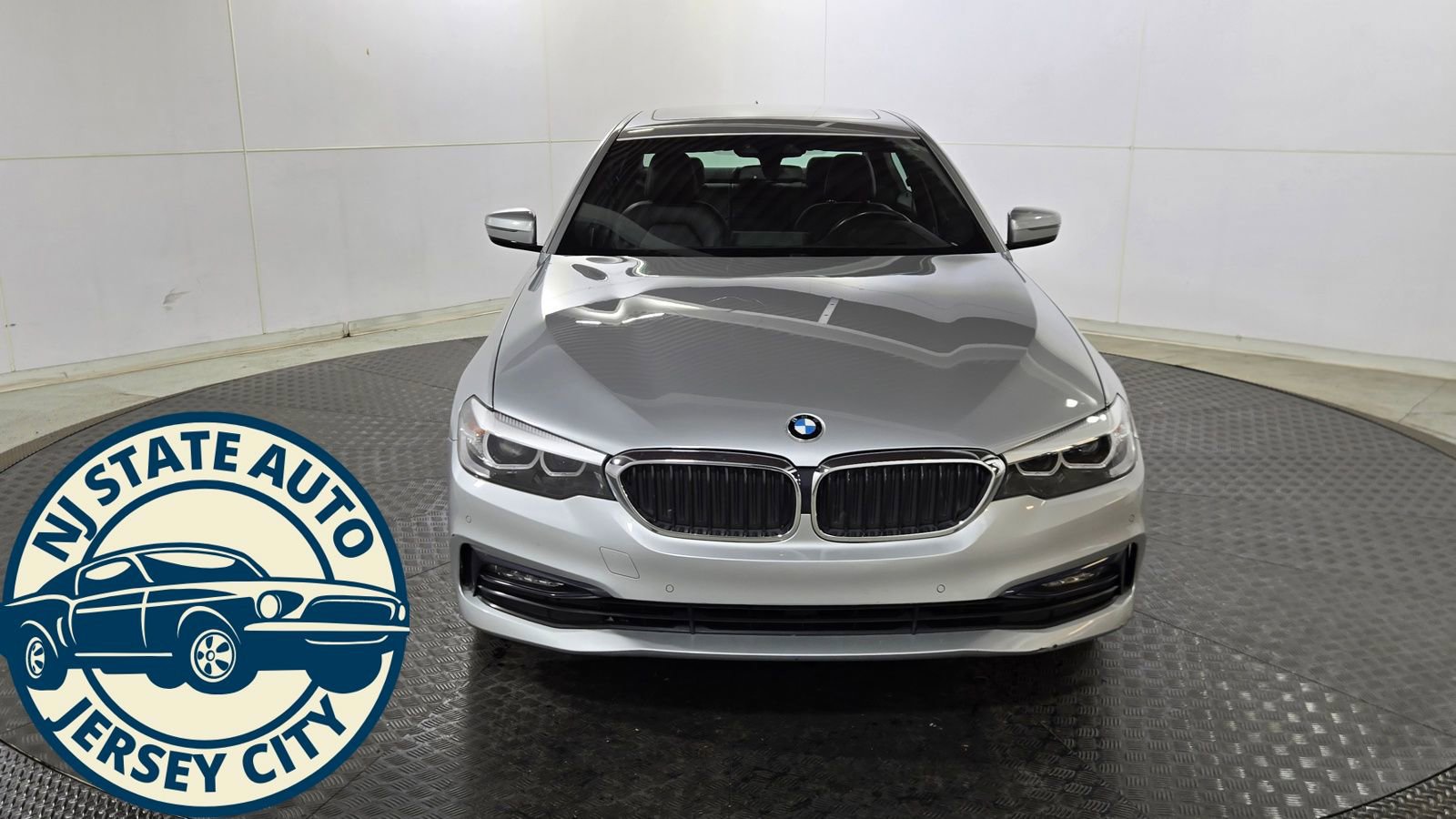 Used 2018 BMW 530i xDrive w/ Premium Package image 2
