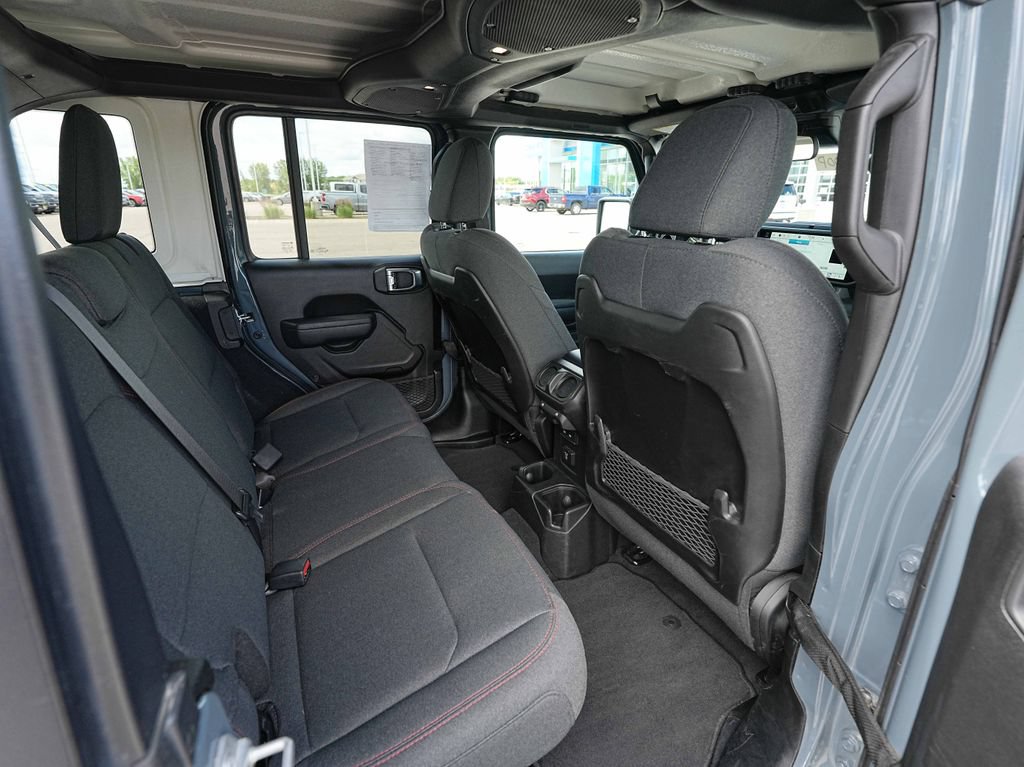 Used 2025 Jeep Wrangler Unlimited Rubicon AWD/4WD image 24