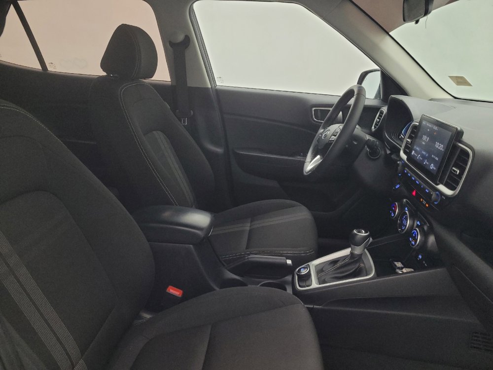 Used 2024 Hyundai Venue SEL FWD image 21