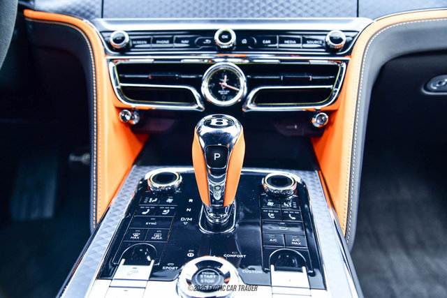 Used 2024 Bentley Flying Spur W12 image 33