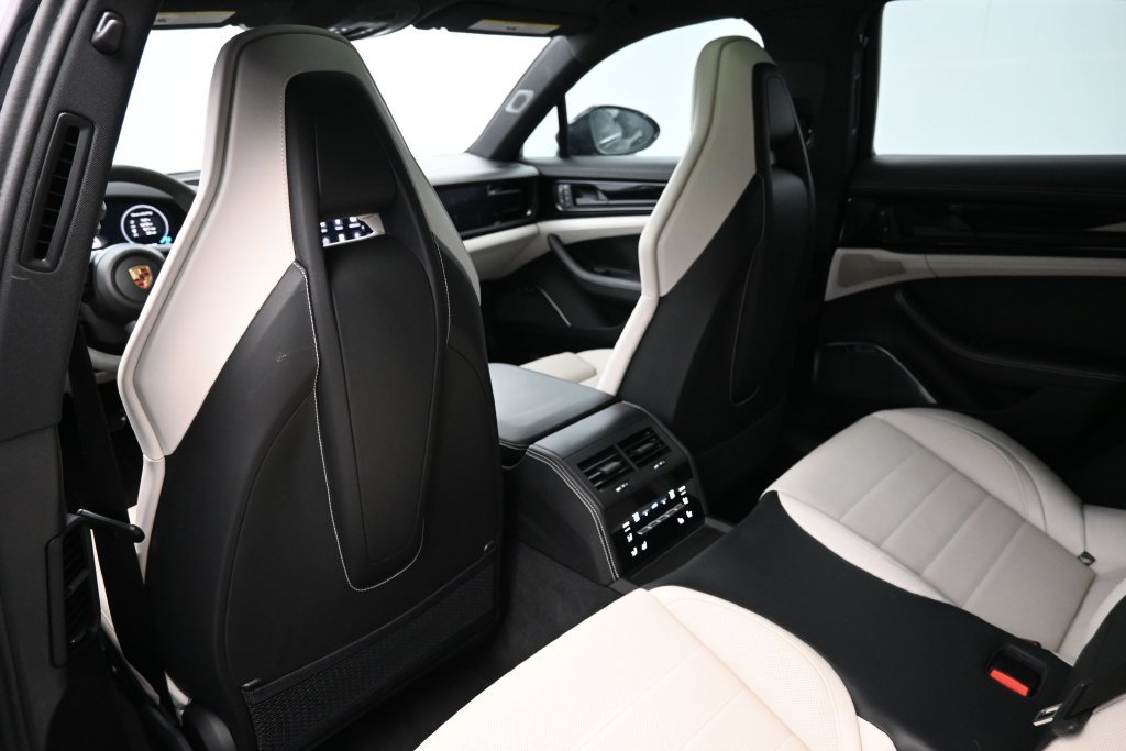 Certified 2025 Porsche Panamera 4S AWD/4WD image 8