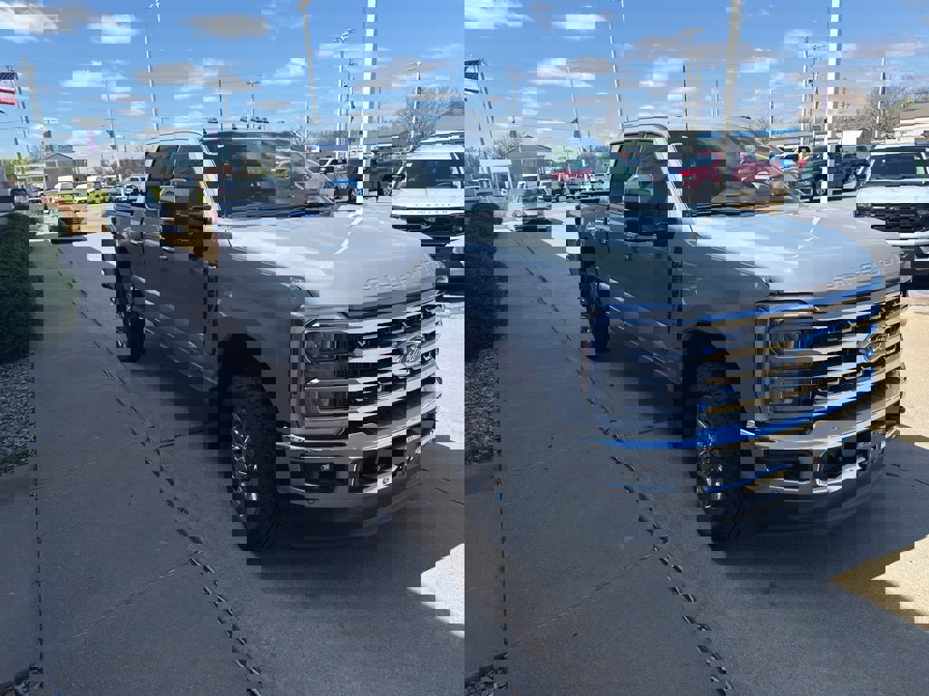 Used 2026 Ford F350 Lariat w/ Lariat Ultimate Package image 4