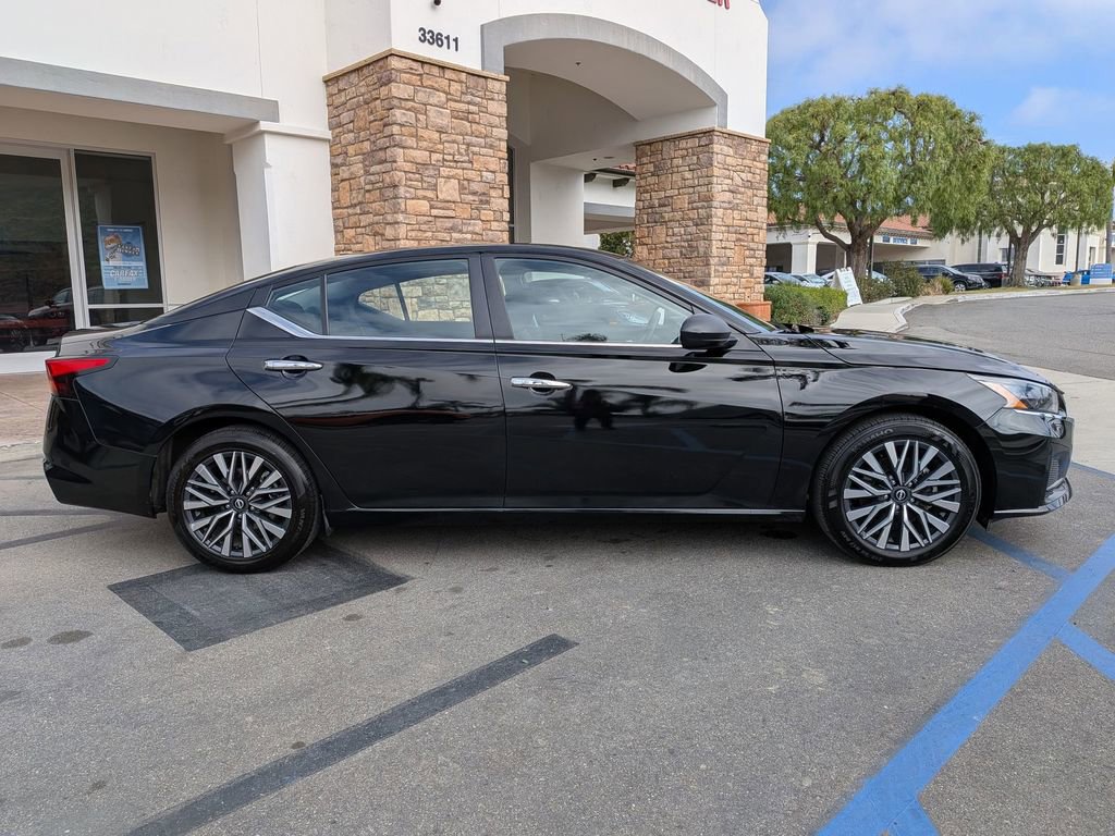 Used 2025 Nissan Altima 2.5 SV image 4