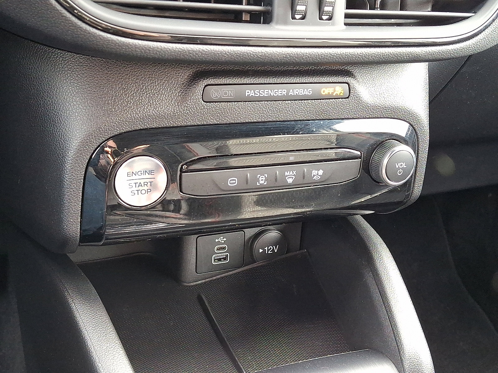 Certified 2025 Ford Escape ST-Line Elite w/ Tech Pack #1 image 18