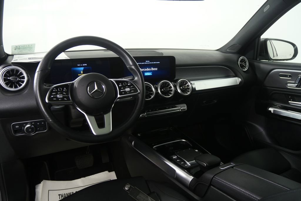 Used 2023 Mercedes-Benz GLB 250 w/ Premium Package image 13
