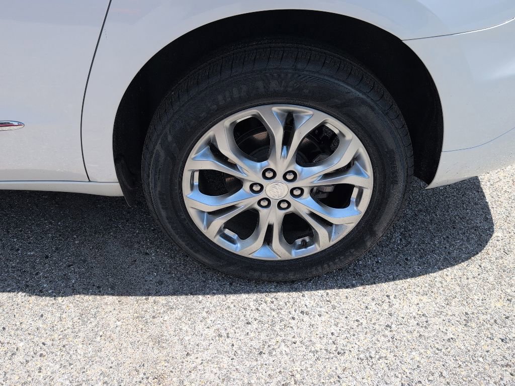 Used 2020 Buick Enclave Avenir w/ Avenir Technology Package AWD/4WD image 15