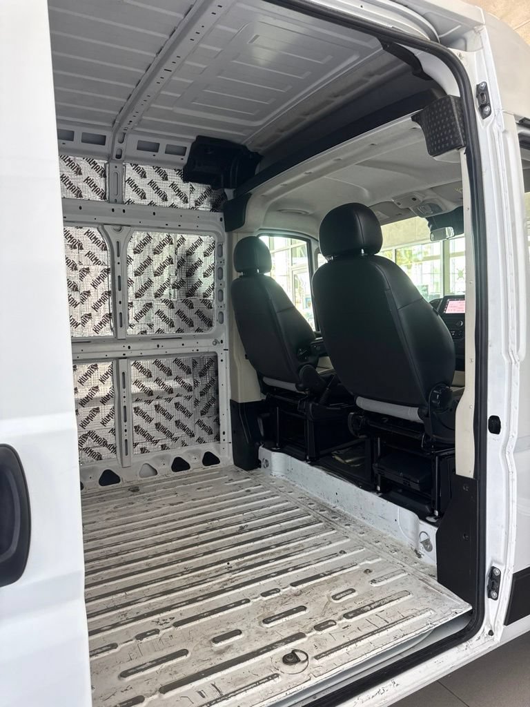 Used 2022 RAM ProMaster 2500 w/ Driver Convenience Group FWD image 9