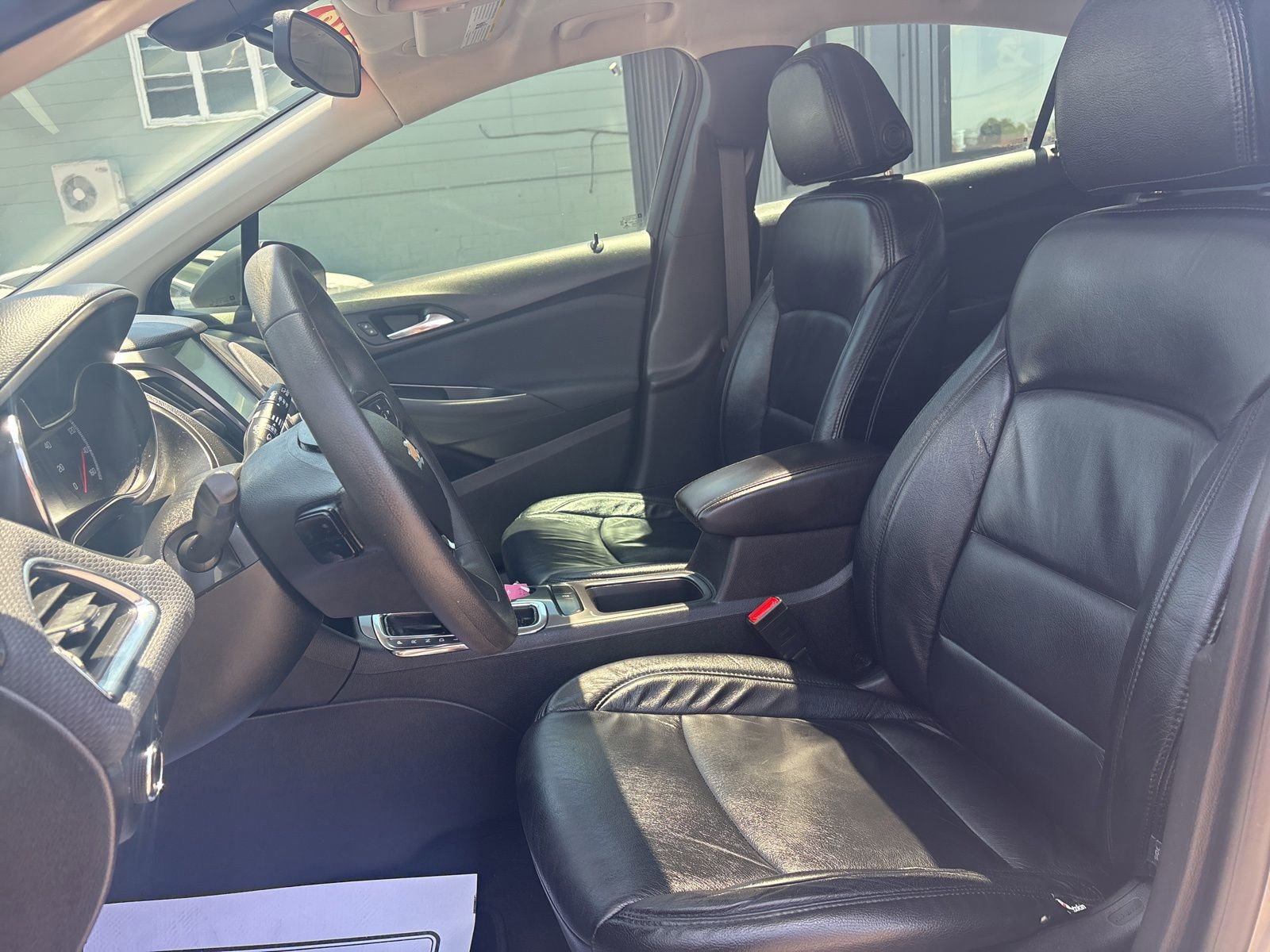 Used 2018 Chevrolet Cruze LT w/ Sun And Sound Package FWD image 13