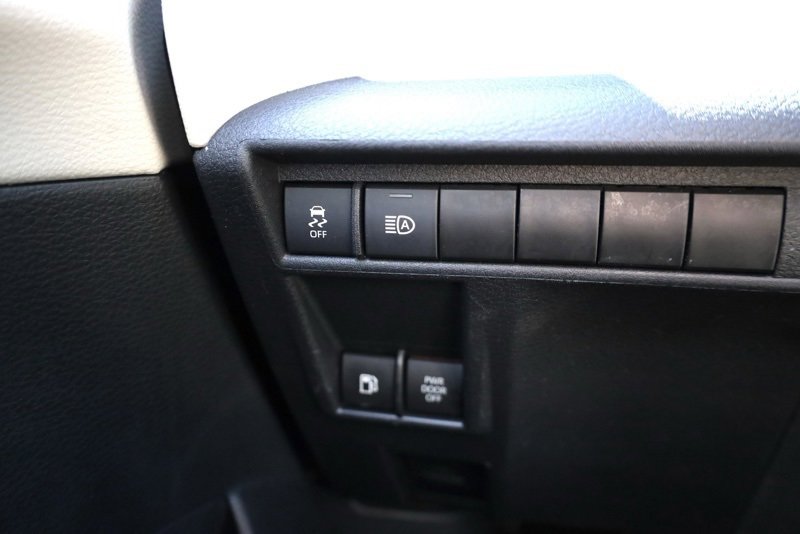 Used 2022 Toyota Sienna XLE image 28