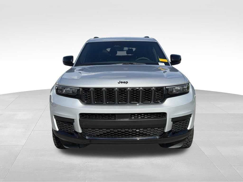 Used 2023 Jeep Grand Cherokee L Laredo AWD/4WD image 24