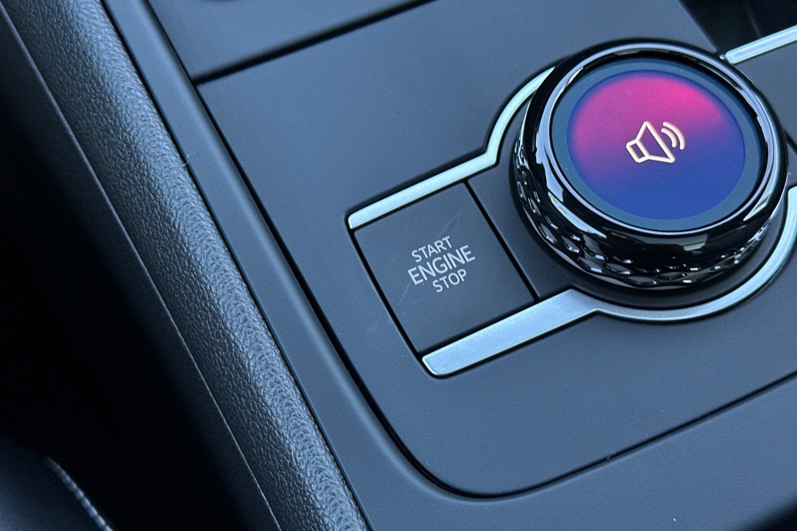 New 2026 Volkswagen Tiguan SE R-Line FWD image 20