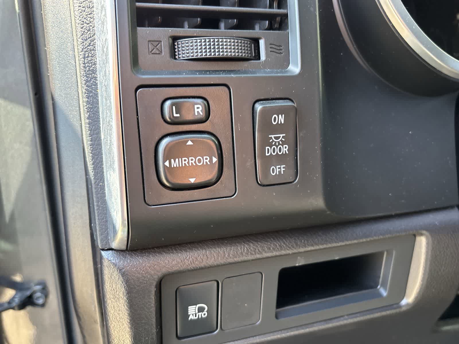 Used 2018 Toyota Sequoia TRD Sport AWD/4WD image 7