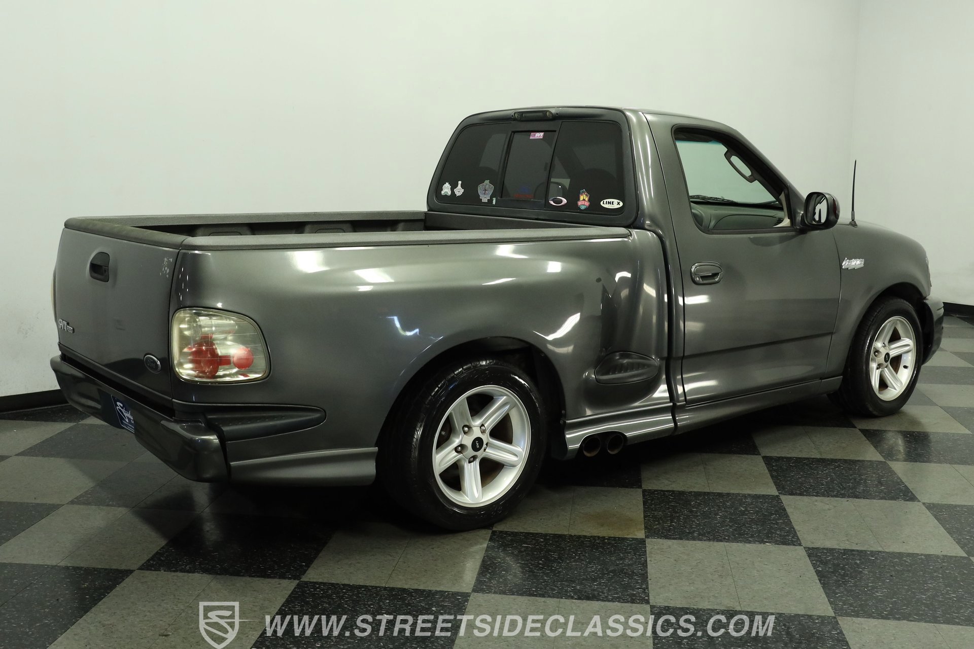 Used 2003 Ford F150 Lightning RWD image 12
