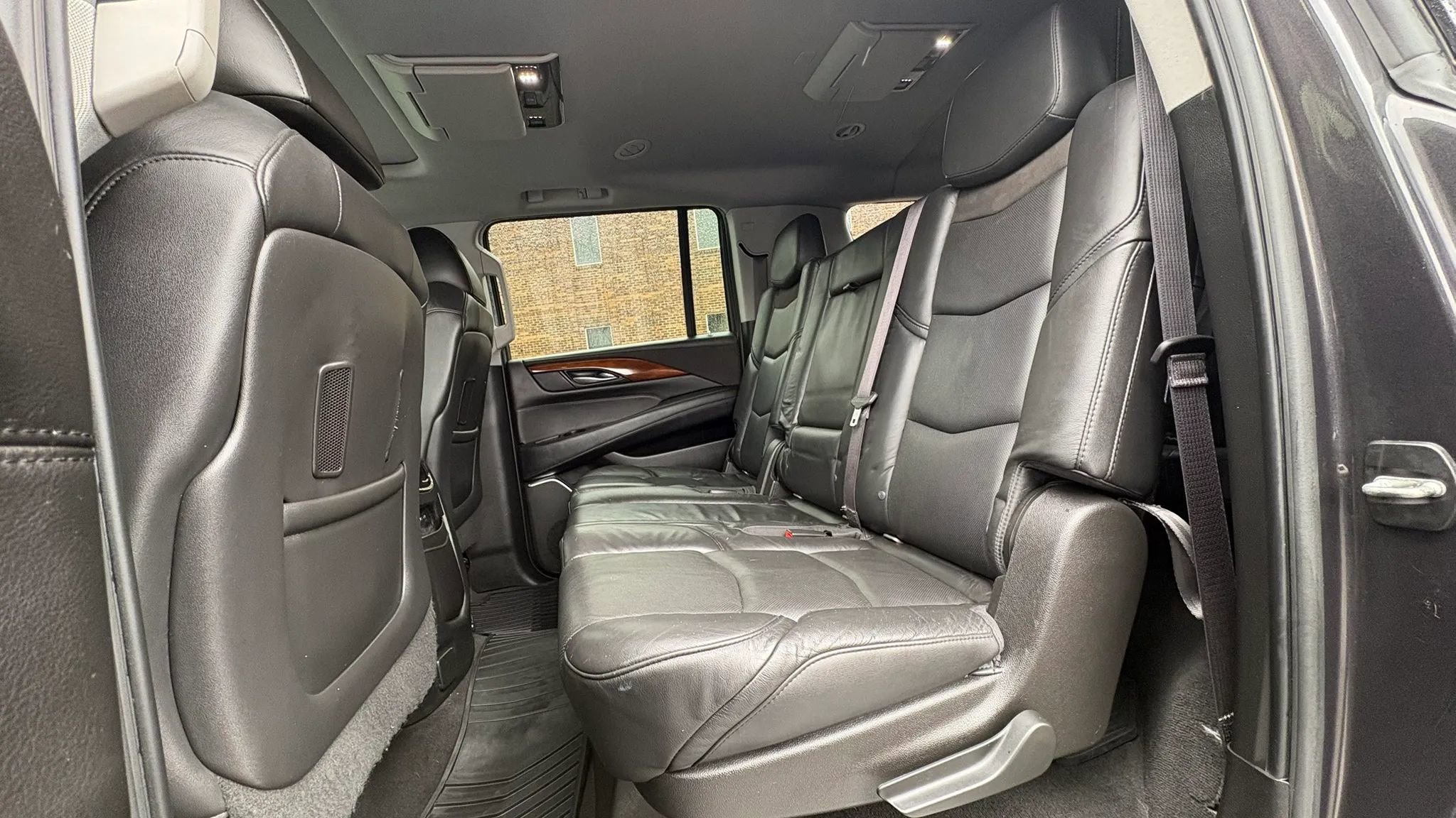 Used 2017 Cadillac Escalade ESV Luxury AWD/4WD image 23