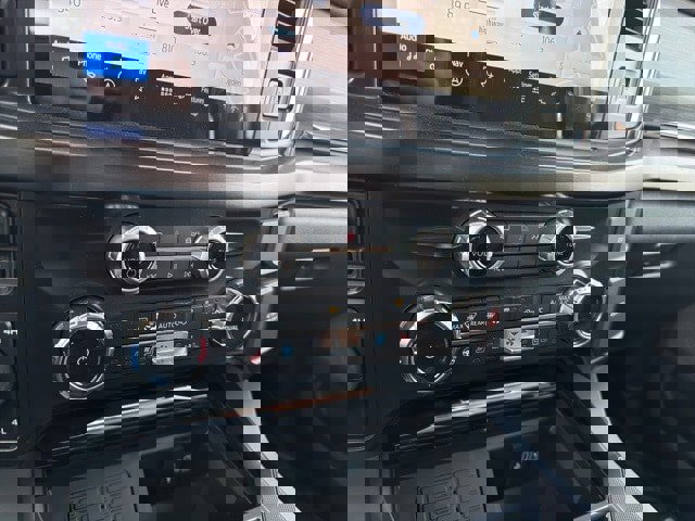 New 2026 Ford F250 Lariat w/ Black Appearance Package image 24