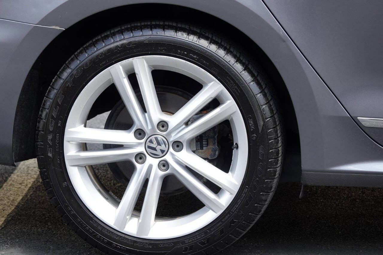 Used 2013 Volkswagen Passat TDI SEL Premium image 45