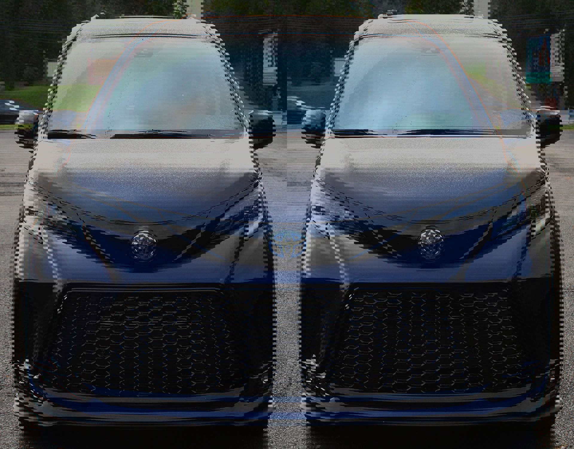 New 2025 Toyota Sienna XSE image 2