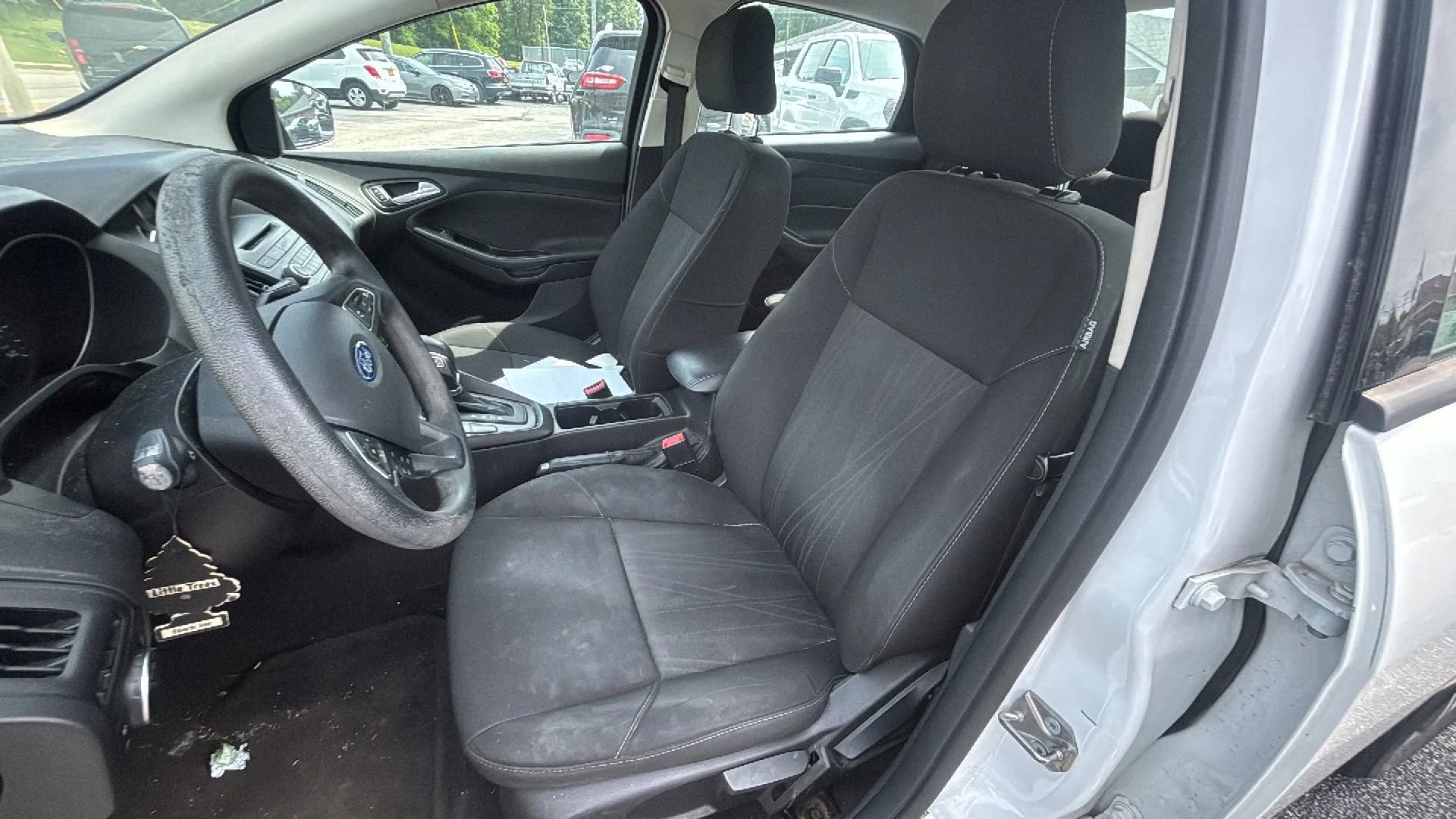Used 2017 Ford Focus SE FWD image 9