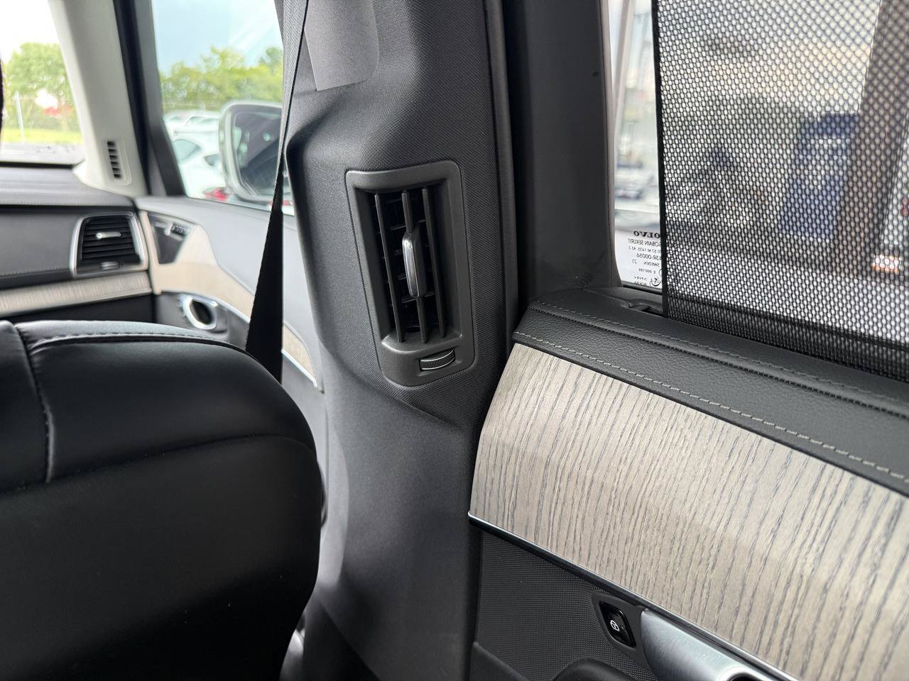 Used 2024 Volvo XC90 T8 Ultimate w/ Protection Package Premier AWD/4WD image 50