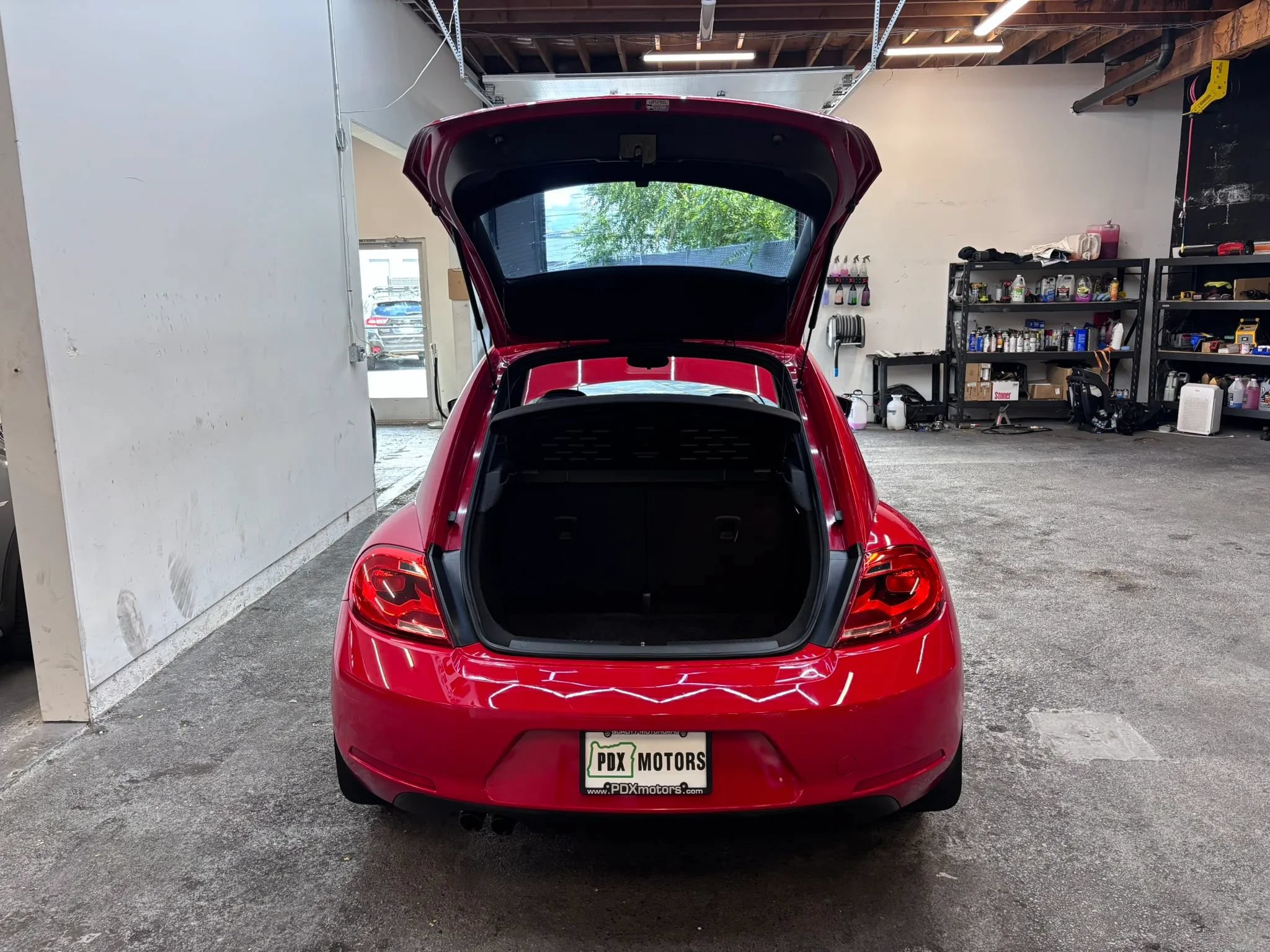 Used 2013 Volkswagen Beetle TDI FWD image 21