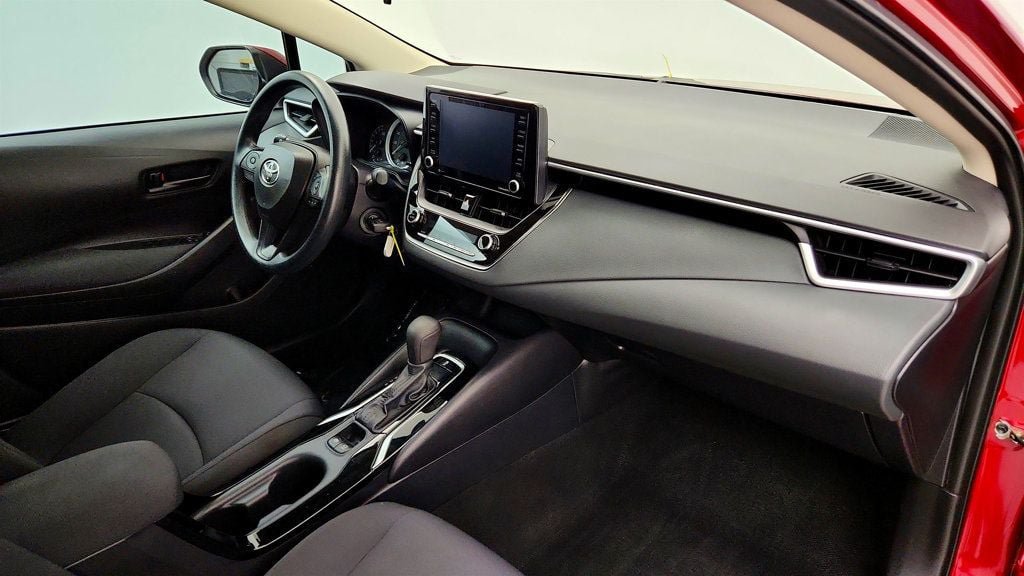 Used 2022 Toyota Corolla LE FWD image 24