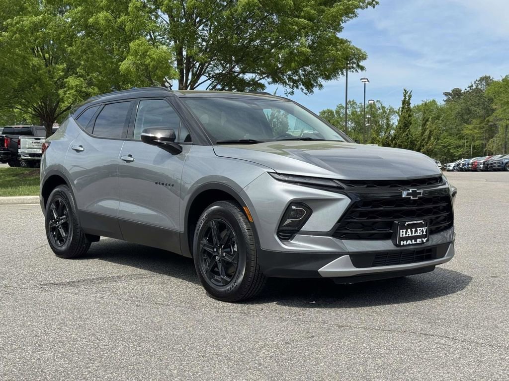 New 2026 Chevrolet Blazer LT w/ Sound & Technology Package FWD image 2