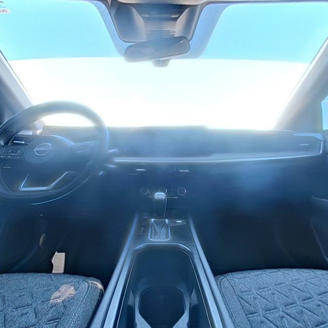 Used 2025 Nissan Kicks SV FWD image 23