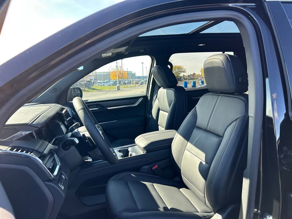 New 2026 GMC Acadia Elevation w/ Elevation Premium Package AWD/4WD image 17