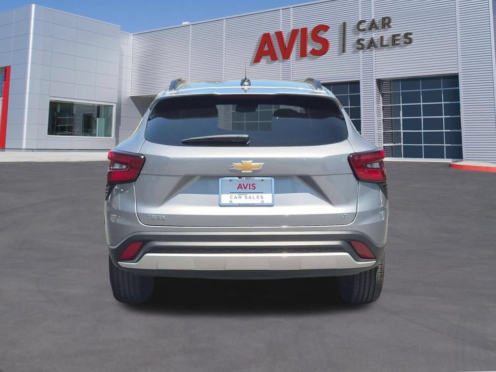 Used 2025 Chevrolet Trax LT w/ LT Convenience Package FWD image 7