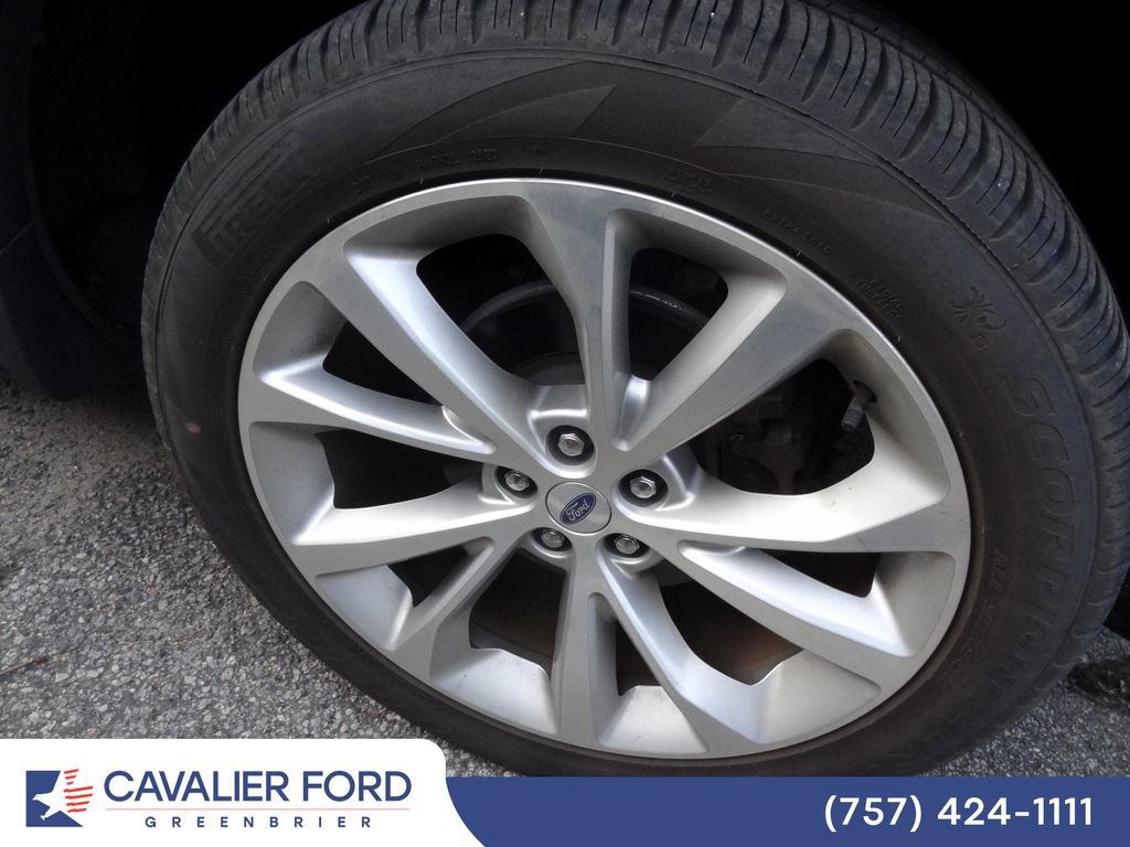 Used 2023 Ford Explorer Platinum w/ Technology Package AWD/4WD image 13