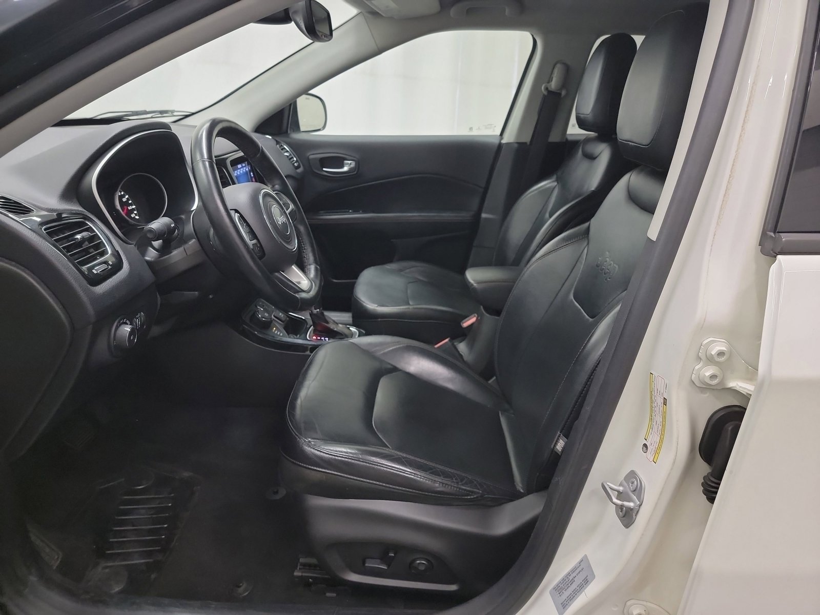 Used 2018 Jeep Compass Limited w/ Navigation Group image 12