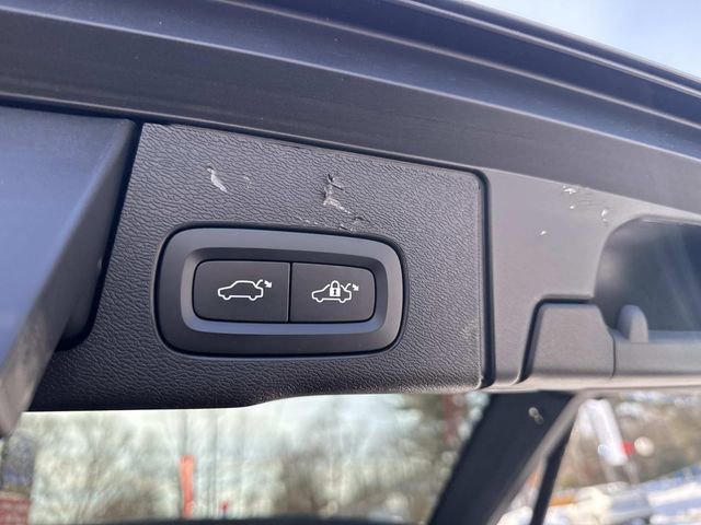 Used 2024 Volvo XC60 B5 Plus AWD/4WD image 10