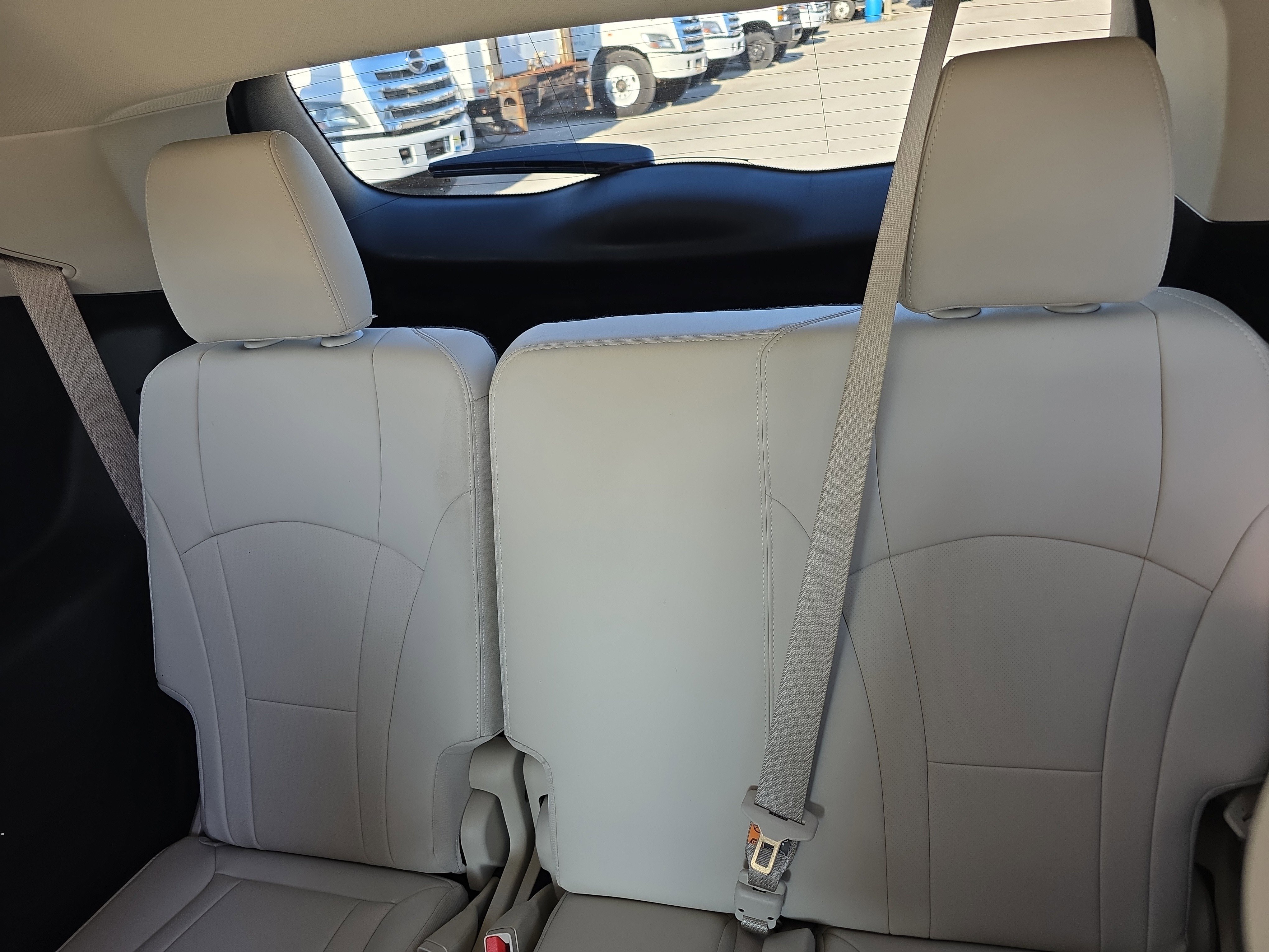 Used 2023 Buick Enclave Essence image 13