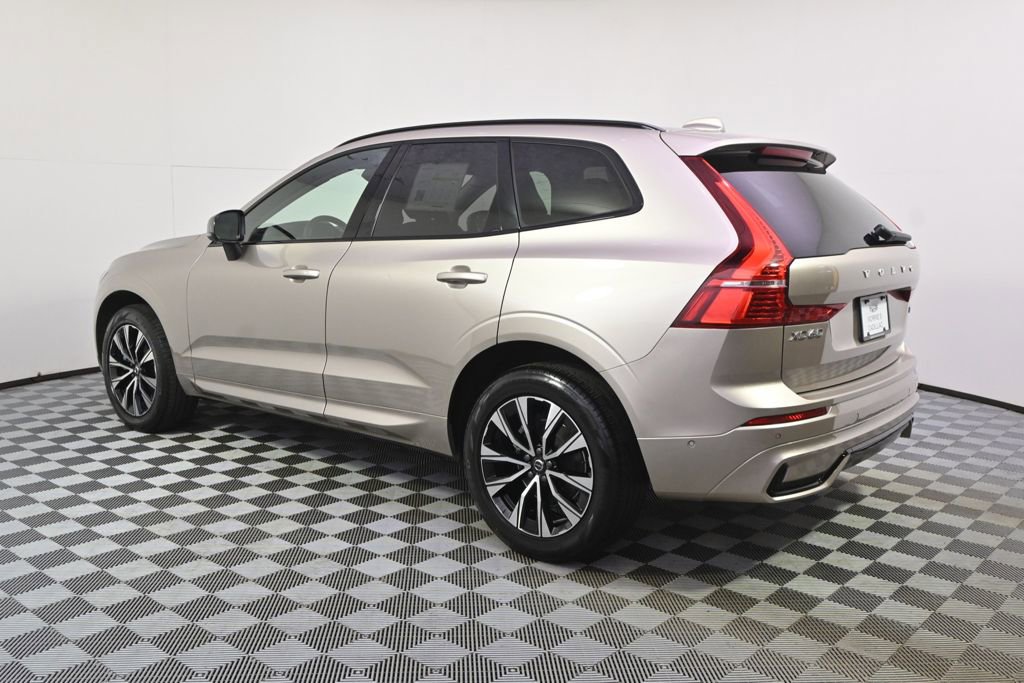 Used 2025 Volvo XC60 B5 Plus image 3